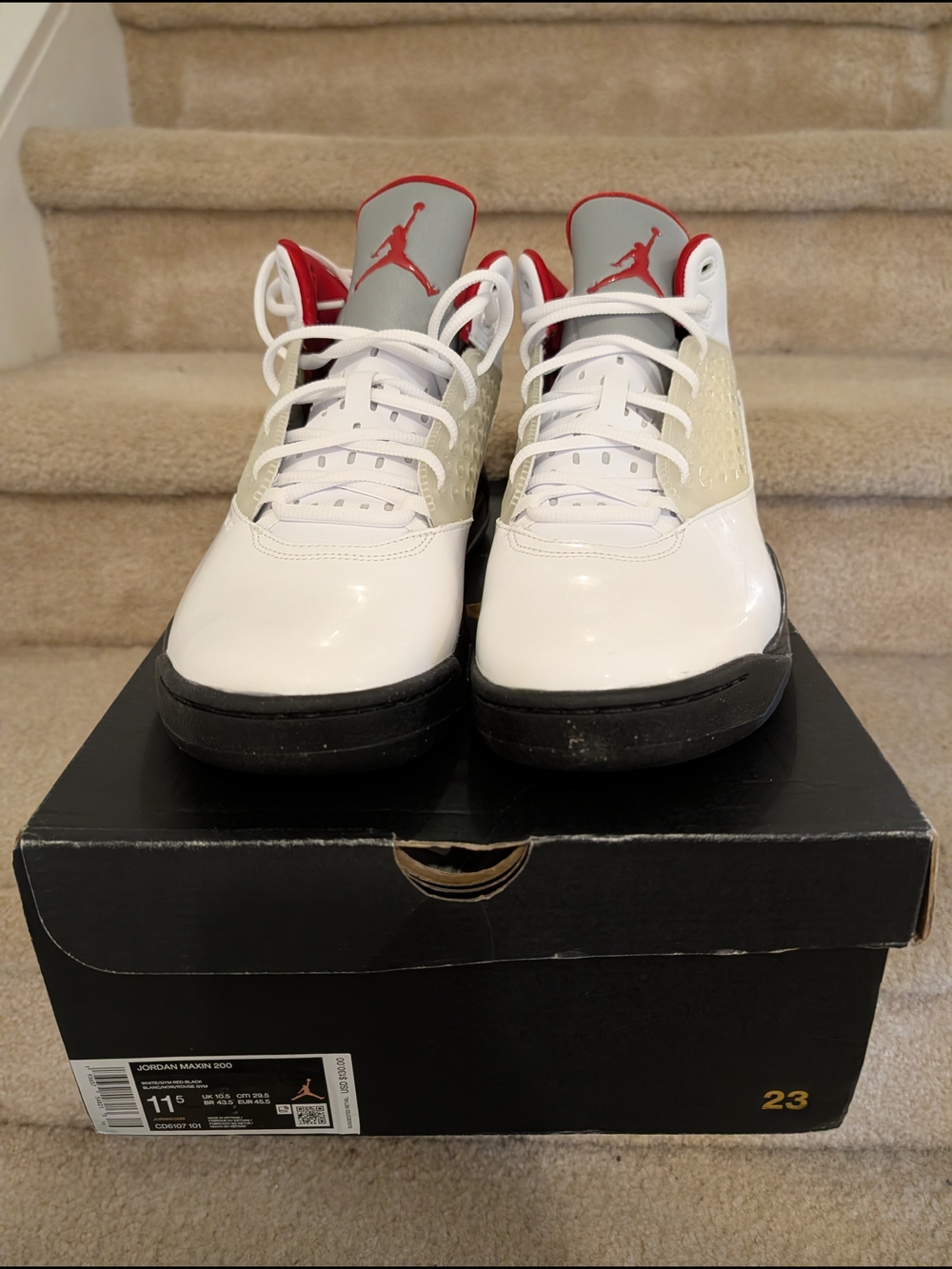 Nike Air Jordan Maxin 200 Men’s White/Red Basketball Shoes, Size 11.5